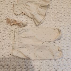 100% organic cotton 3-piece outfit set.